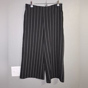 Good Luck Gem Black and Grey Pinstripe Wide Leg Pants Size Medium
